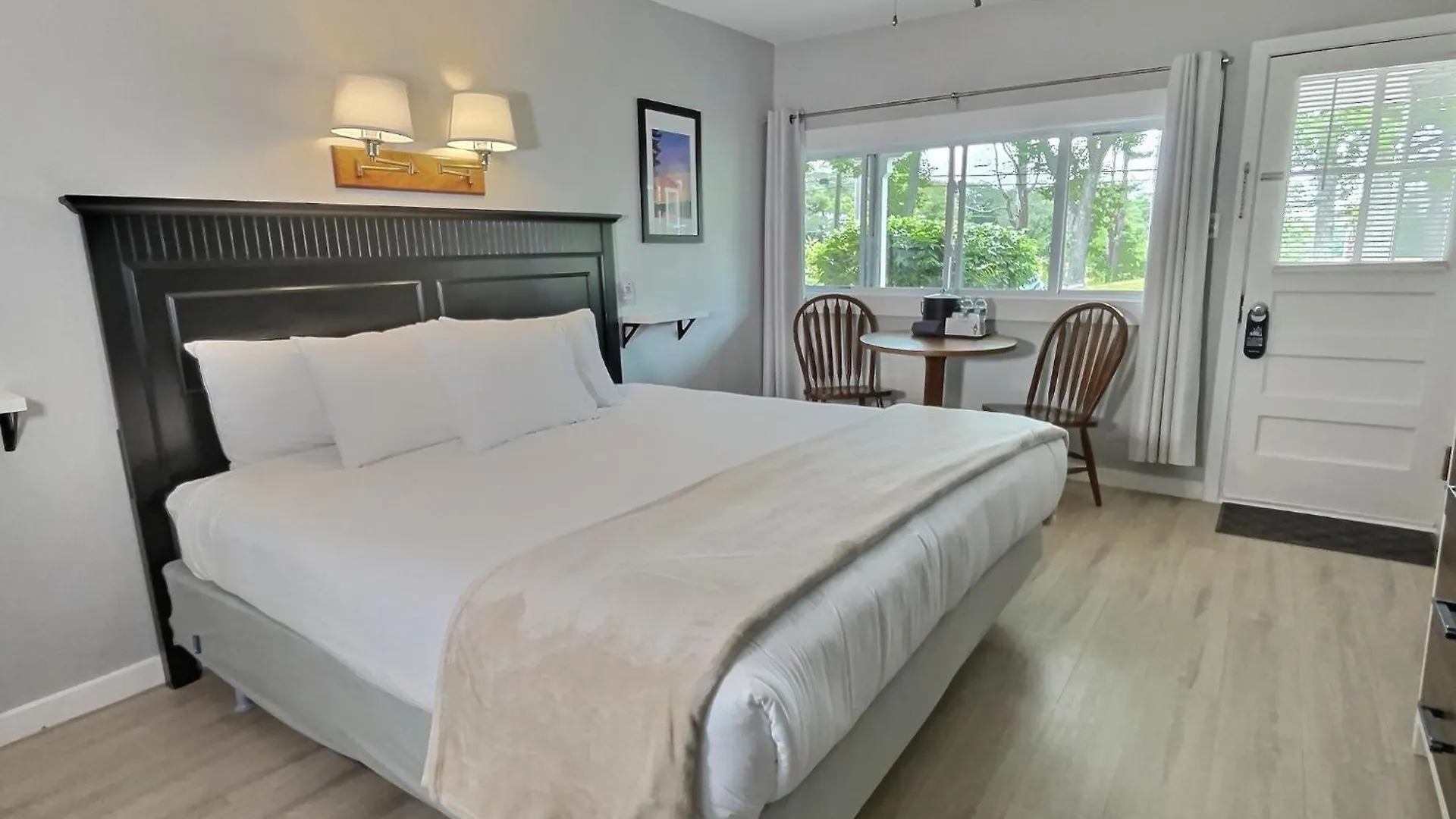 Staying Near Rachel Carson Refuge: 4 Family Hotels Compared